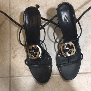 $899 vintage Gucci logo sandals size 37